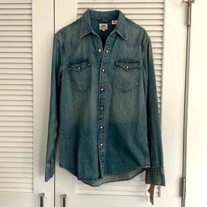 Levi’s button down blue jean shirt w country & western pearly accents